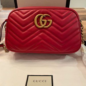 *AUTHENTIC* GUCCI MARMONT CAMERA BAG (SMALL)